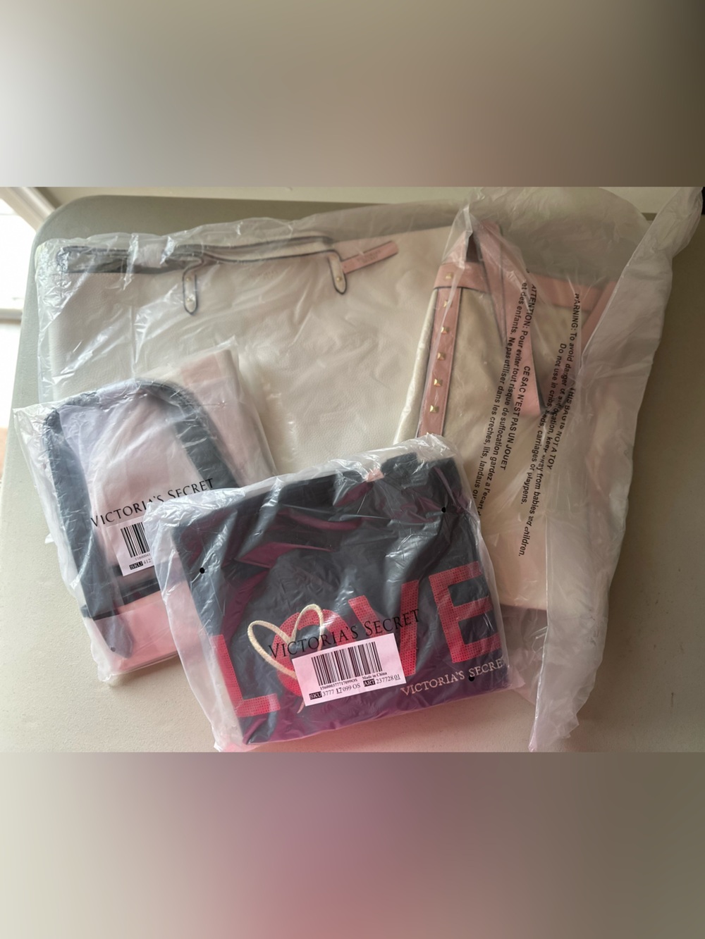 VS Tote BUNDLE NWT Victorias Secret Totes Bags